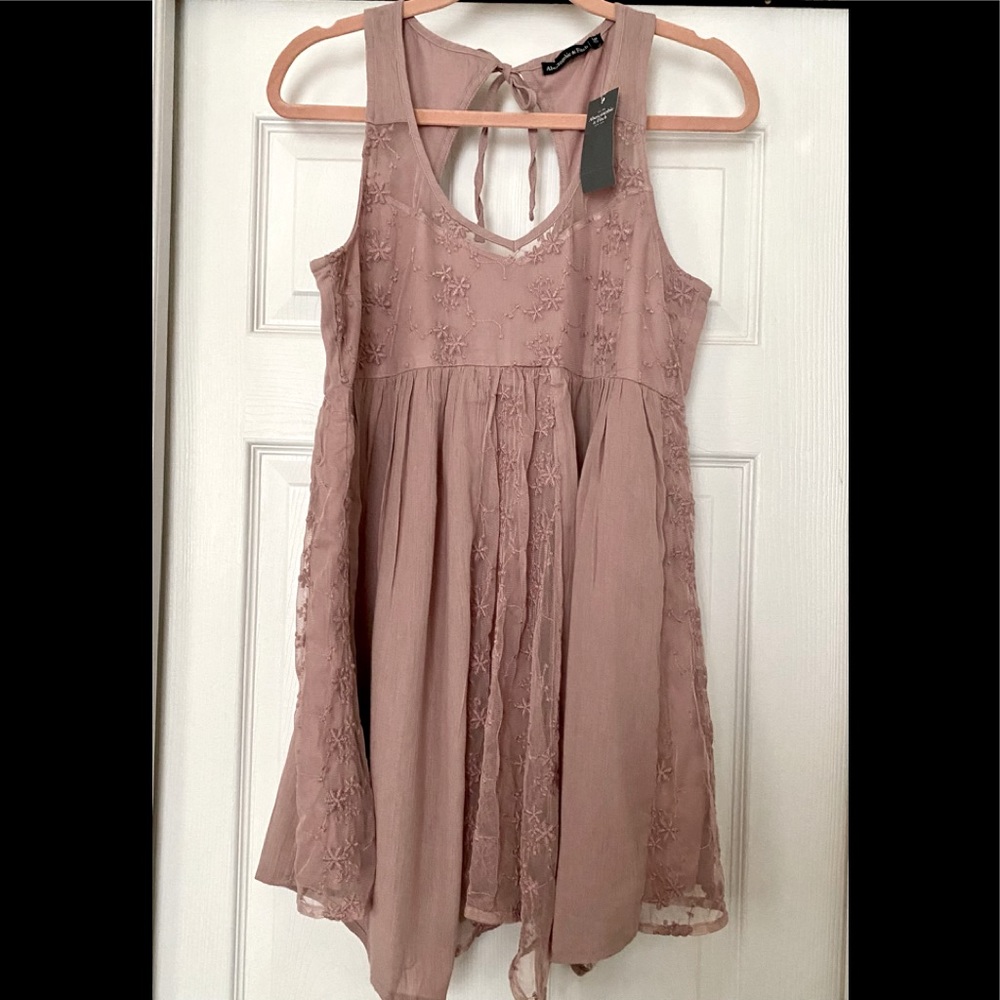 ABERCROMBIE & FITCH SUMMER DRESS IN SIZE SMALL